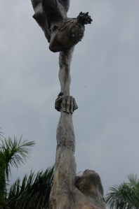 statue1